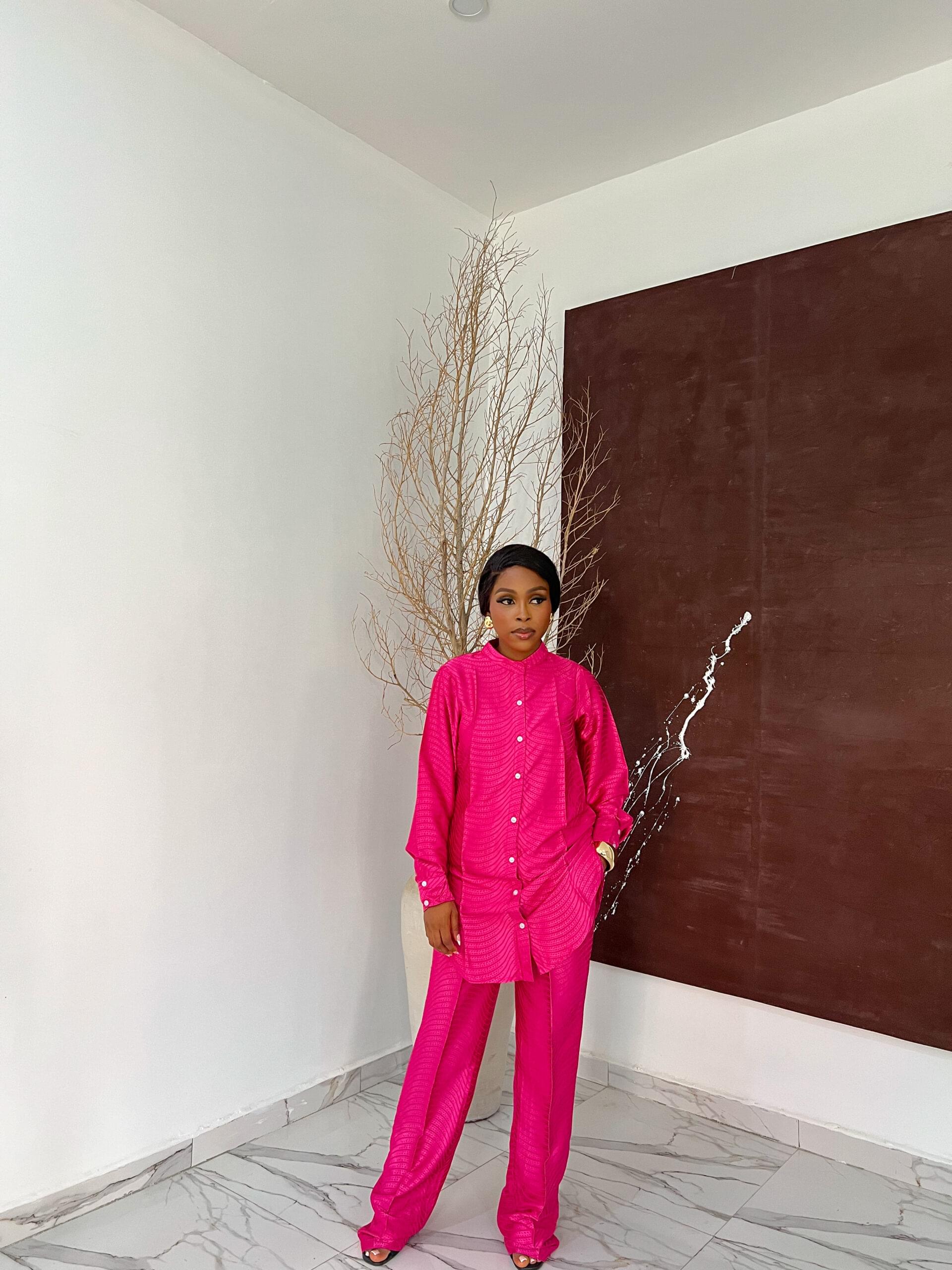 SERA SILK SET Sera Silk Set – patterned silk two piece pant set with curved hem long shirt